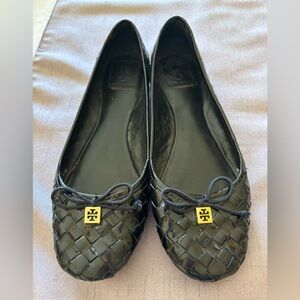 Tory Burch 9.5M black patent leather flats. Gently used , great condition.